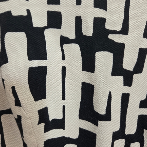 Tahari Black and Taupe Dress Size 2 - Picture 3 of 5